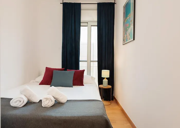 Mar Bella Beach s